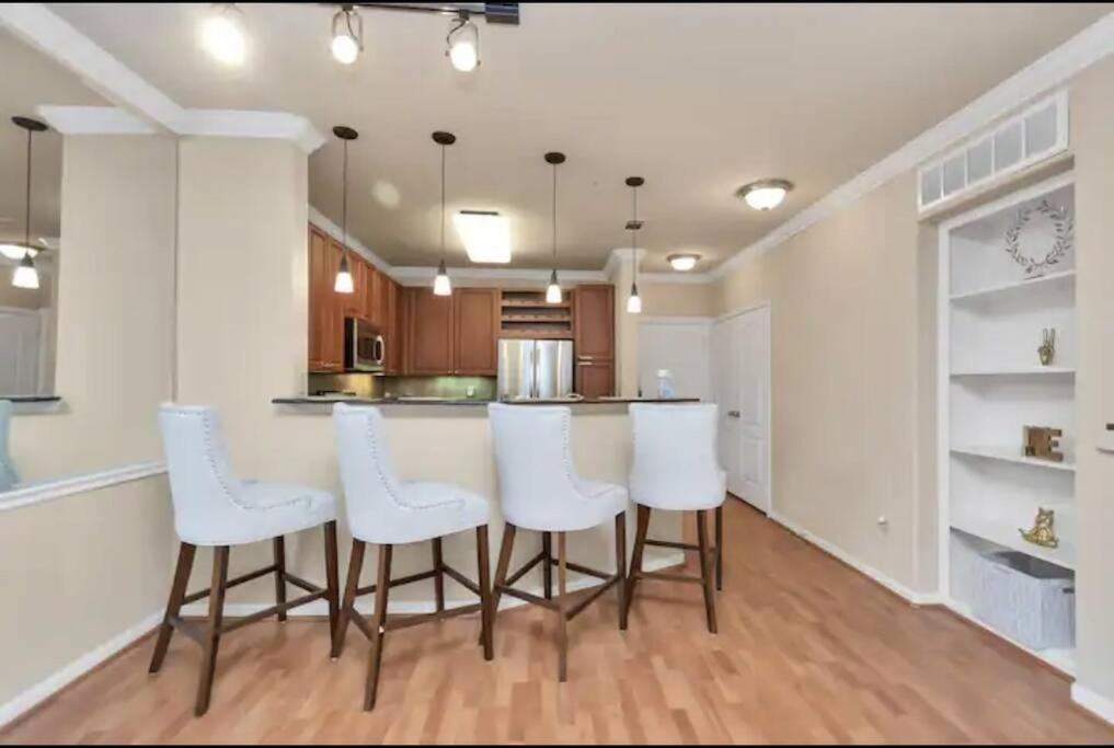 Modern Condo Near Texas Medical Center W Free Parking Х'юстон Екстер'єр фото