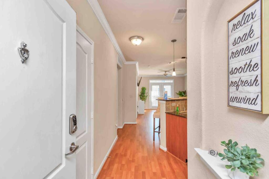 Modern Condo Near Texas Medical Center W Free Parking Х'юстон Екстер'єр фото