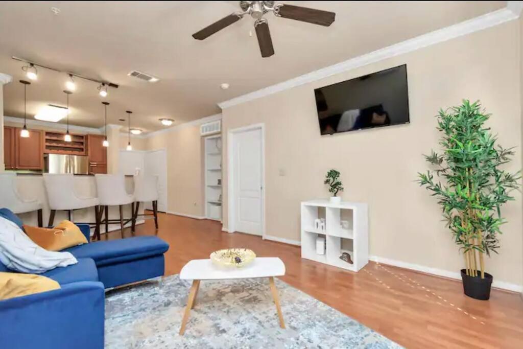 Modern Condo Near Texas Medical Center W Free Parking Х'юстон Екстер'єр фото
