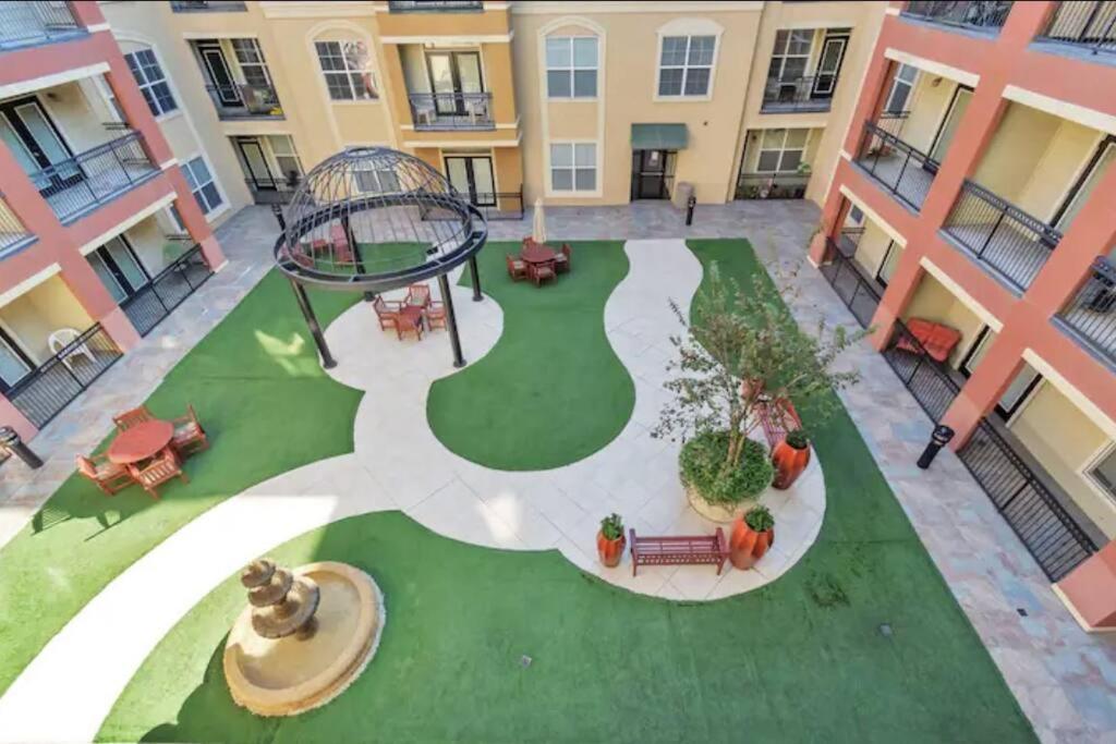 Modern Condo Near Texas Medical Center W Free Parking Х'юстон Екстер'єр фото